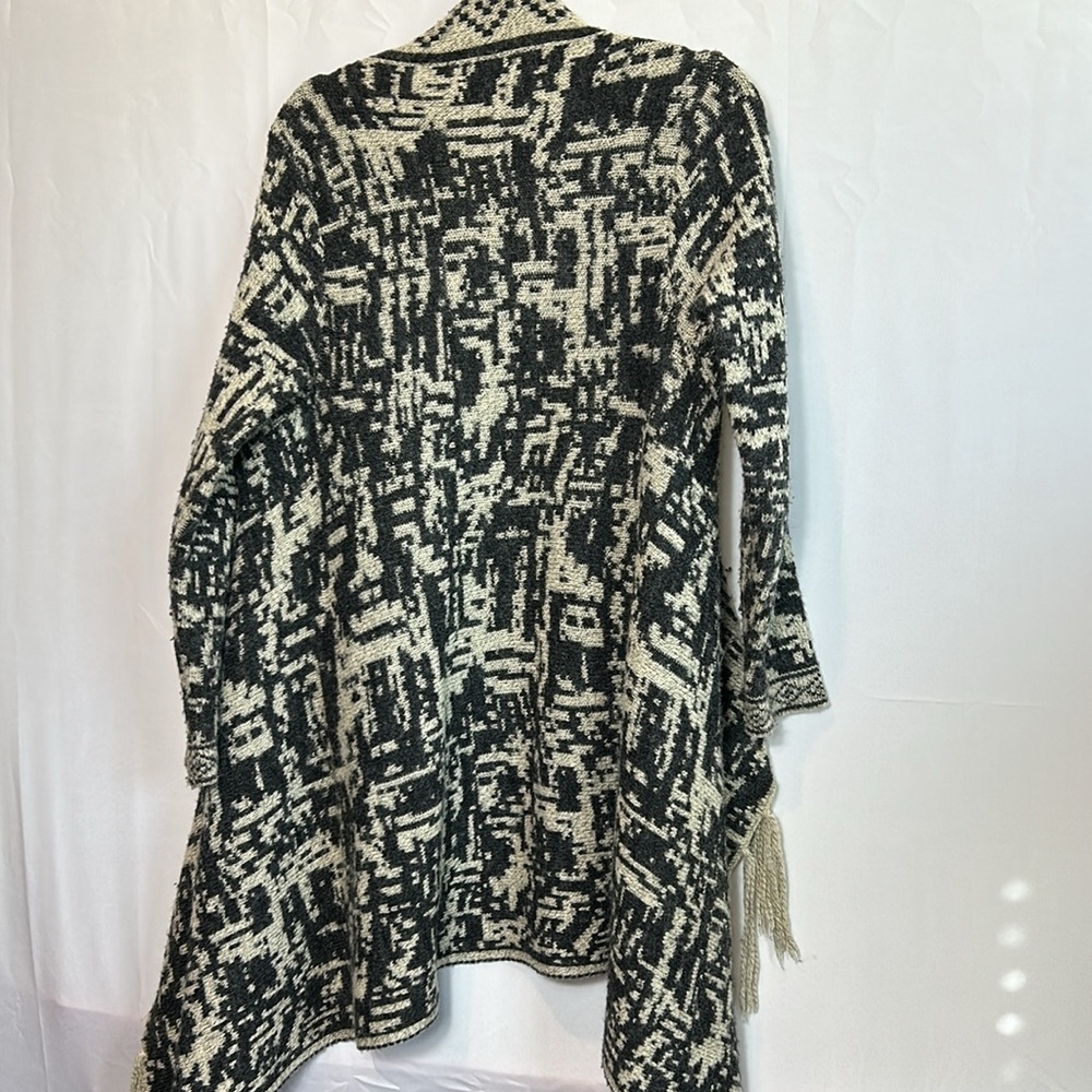 Love by Design Medium Blanket Fringe Open Cardigan Like New Aztec Western - Picture 2 of 5